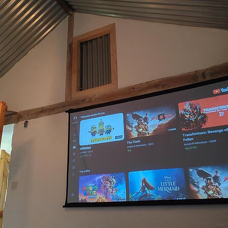 The Bothy Near Tenby, Big Projector Screen, Four-Poster Bed, On-Site Hot Tub Access Via Spa Pack, Breakfast Exteriér fotografie